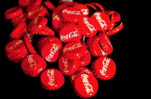 Guida alla grafica aziendale 1: cos’è la visual identity e perché è fondamentale 11 visual identity cocacola